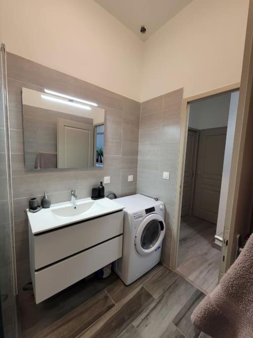 L'Orchidee, Proche De La Gare Avec Clim Et Terrasse Apartment Narbonne Bagian luar foto